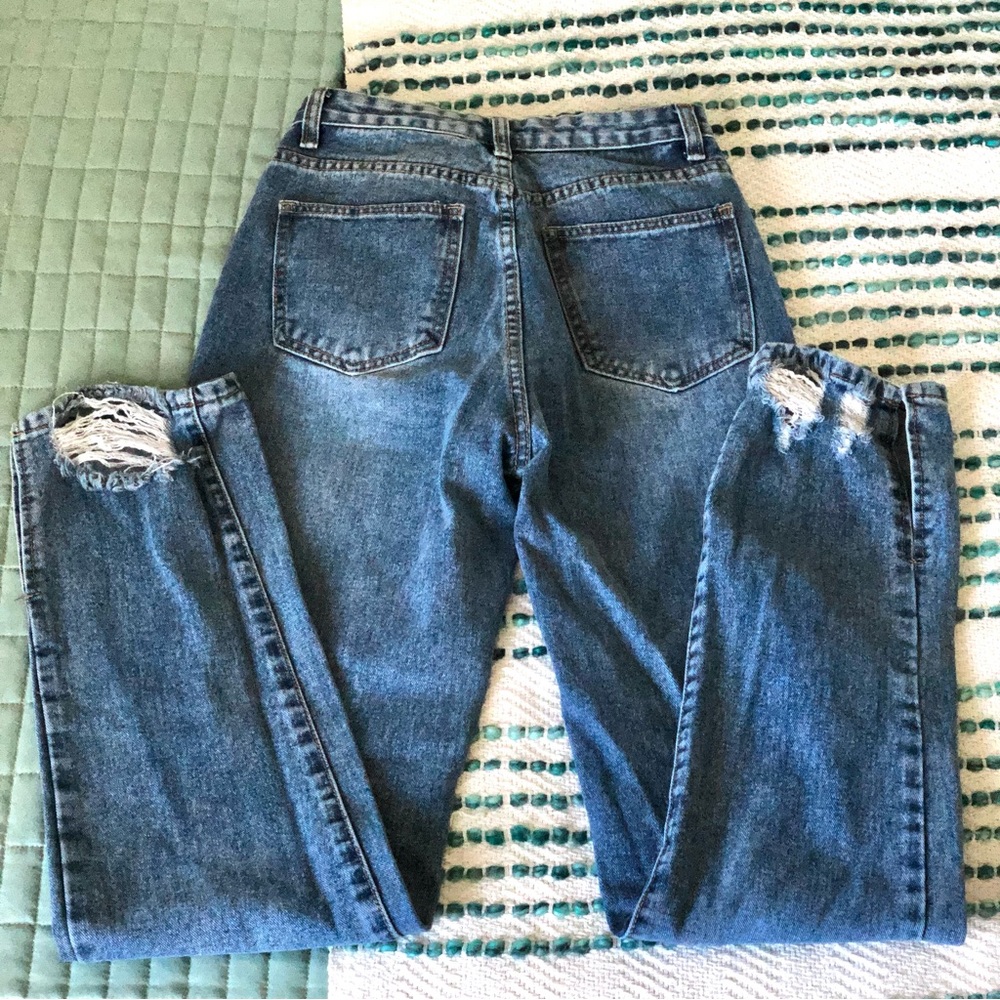 PRETTYLITTLETHING Mid Rise Ripped Split Hem Straight Leg Jeans